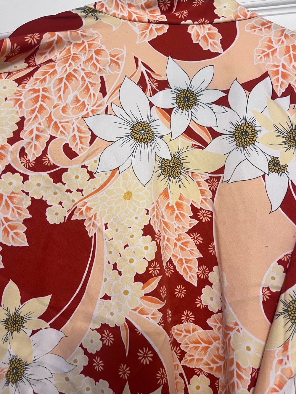 Tori Richard Peach, Red & White Floral Robe